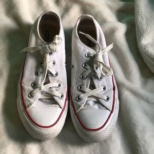 WHITE LOW-TOP CONVERSE